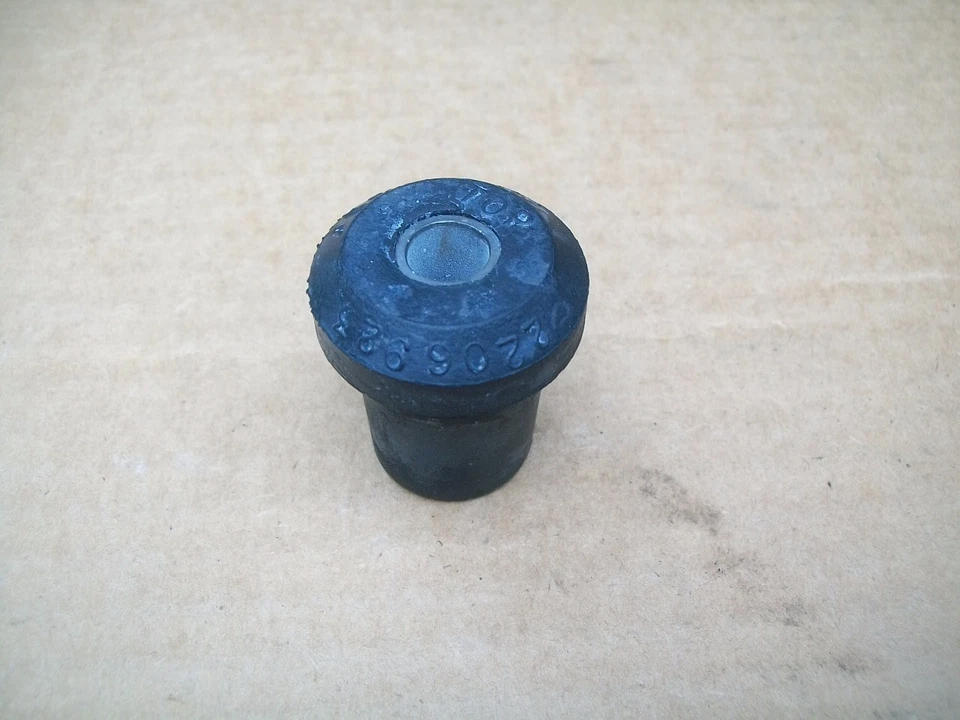 Dodge Truck Ram Ramcharger B100 B150 1972-1993 furgoneta buje de amortiguador superior delantero Foto 1 de 1