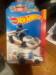 2015 Hot Wheels HW Race Let's Go #126 White - Picture 1 of 1
