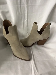 Blonde Waterproof Gray Cream Boots Heel NEW 6.5 Leather Designer Rain Snow Cute - Picture 1 of 20
