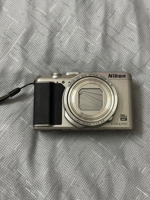 Nikon COOLPIX A900 - Zoom 35x - 4K UHD - WiFi SnapBridge - 16MP BSI-CMOS - Plateado Foto 1 de 4