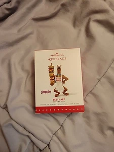 Scooby Doo ￼Hallmark Keepsake Christmas Ornament Best Chef 2015 - Picture 1 of 2