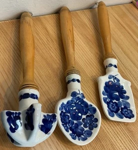 European Porcelain & Wood Utensil Set, Floral - Picture 1 of 15