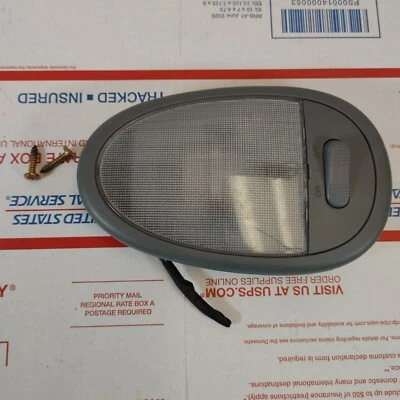 04-08 Suzuki Forenza Gris Interior Domo Mapa Lámpara de Lectura 96206564 con TORNILLOS OEM Foto 1 de 4
