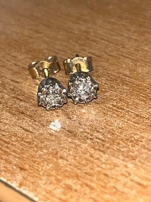 Vintage Hallmarked 9ct Yellow & White Gold Solitaire Diamond Earrings — 第 1/4 张图片