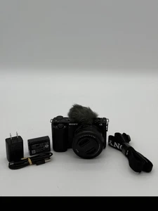 Sony ZV-E10 Digitalkamera - Schwarz - Neu geöffnete Verpackung - Bild 1 von 10