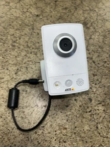 Axis M1031-W WLAN-Netzwerkkamera US (P/N 0300-004-02) - Bild 1 von 3