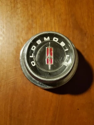 De colección 1965-66 Oldsmobile Starfire Jetstar Volante Tapa Central Bocina OEM Foto 1 de 4