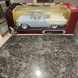 1957 Oldsmobile Super 88 Road Signatures 1/18 Scale ~ W/ Box - Picture 1 of 7