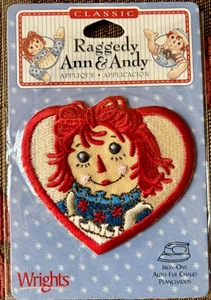 Wrights Raggedy Ann Bügelbild Applikation Herz blau rot 2,75" breit 2,2 hoch - Bild 1 von 2