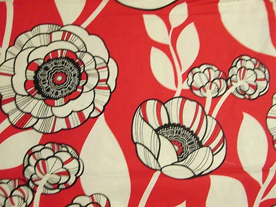RED POPPIES BLACK POPPY FLORAL COTTON FABRIC BTHY - Image 1 of 4