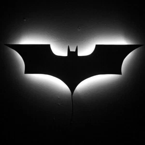 Batman Batarang LED Wandleuchte leuchte Nachtlicht Wall lamp Schwarz Dekoration - Picture 1 of 18