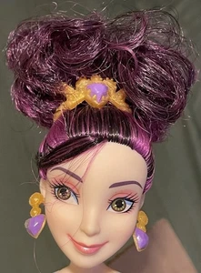 2014 Disney Descendants Mal Coronation Ball Isle of the Lost Doll Head Crown Ect - Picture 1 of 2