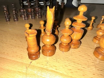 Лот антикварных деревянных шахматных фигурок - Изображение 1 из 4