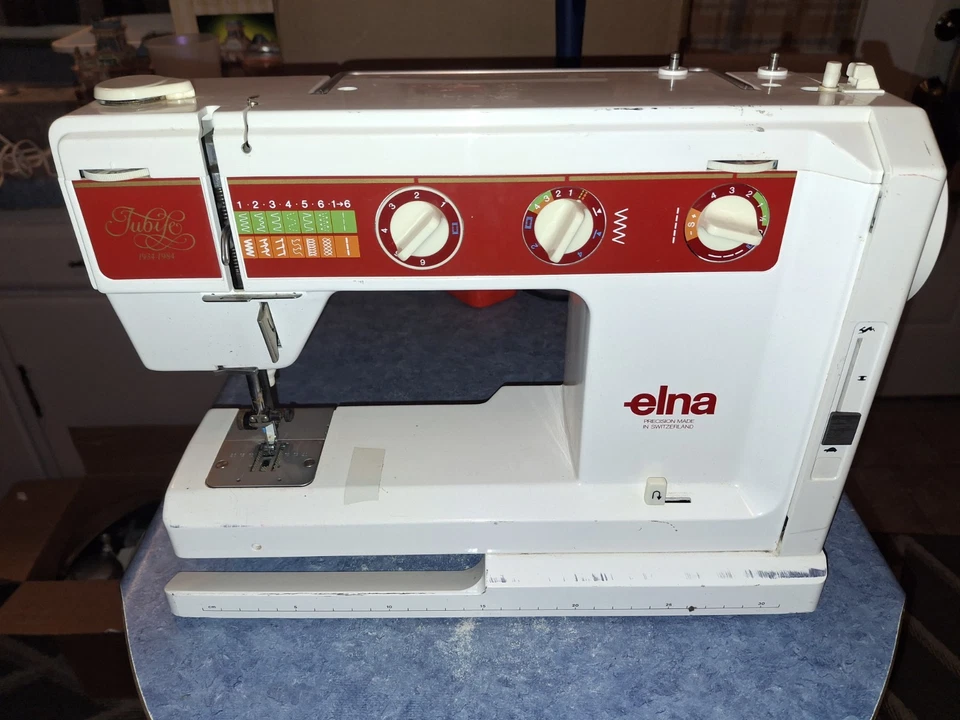 Máquina de Coser Elna Jubile 110V Usada (G-25) ¡Funciona Perfecta! Foto 1 de 4