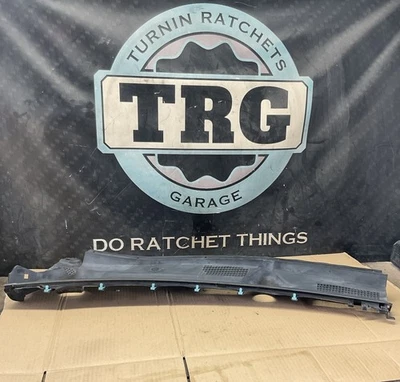 Cubierta del capó del parabrisas lateral izquierdo Infiniti Q50 Q60 14-24 66863-4GF0A Foto 1 de 4