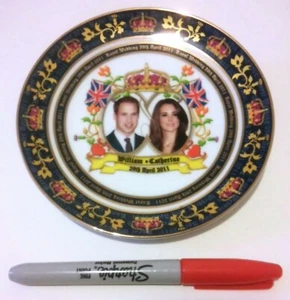 RARE TB - PRINCE WILLIAM AND CATHERINE KATE MIDDLETON WEDDING CERAMIC PLATE 2011 - Picture 1 of 3