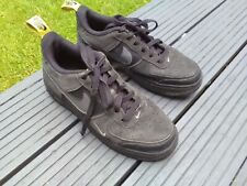 NIKE AIR FORCE 1 LOW TRAINERS - BLACK - UK SIZE 5 - IN AN OK CONDITION
