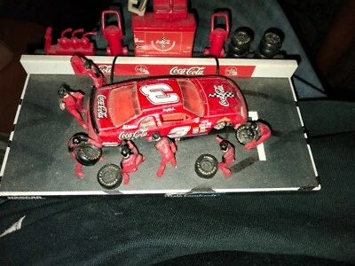 dale Earnhardt coca cola 3 monte carlo com pit crew  - Imagem 1 de 3