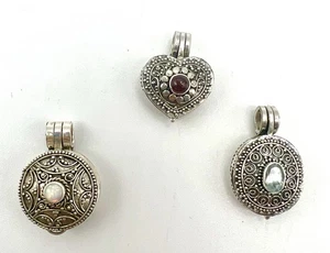 Vintage Lot Of 3 Gemstone “Poison” Pendants 9.91 Grams - Picture 1 of 8