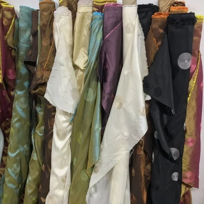 Bestickter Taft Punkte Stoff Rollo Vorhang Kissen Kleid RETRO Schneiderei - Bild 1 von 4