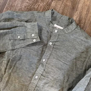 Camisa de lino Octobre Editions para hombre mediana verde abotonada cuello banda manga larga - Imagen 1 de 9
