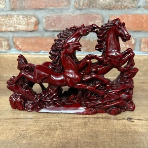 Vintage Feng Shui Vastu Three Running Wild Horses Red Resin Sculpture Figurine - Picture 1 of 8