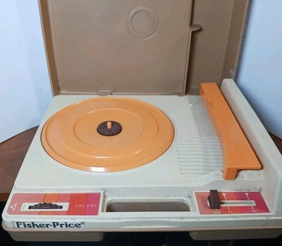 Vintage 1978 FisherPrice Record Player Portable Tested Works 825 33 45 RPM  USA - Image 1 of 4