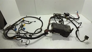 FUSE BOX 3.9L AT WITH UNDER HOOD HARNESS FITS 01 DODGE RAM 1500 PICKUP 614597 - Picture 1 of 12
