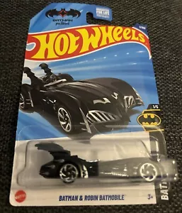 2024 Hot Wheels 54/250 HTD51 Batman & Robin Batmobile Batman 2/5 - Foto 1 di 3