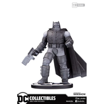 DC Direct Armored Batman Black & White statue by Frank Miller - Photo 1/4
