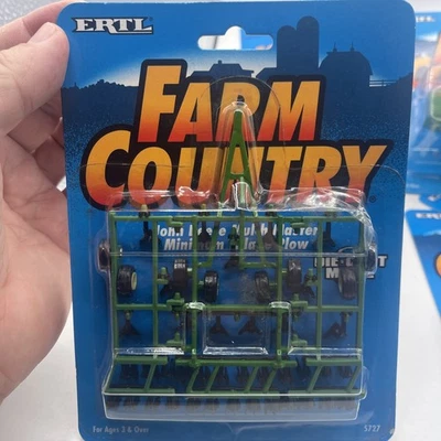 1/64 John Deere Mulch Master Minimum Tillage Plow New In Package 5727 - Image 1 of 4