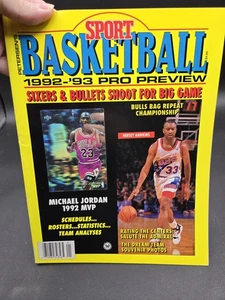 Peterson’s 1992-93 Basketball Pro Preview Magazine Michael Jordan Bulls Hologram - Picture 1 of 11