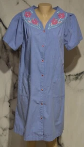 ASHLEY TAYLOR Blue Snapfront House Dress Medium Short Sleeves Embroidered Floral - Picture 1 of 8