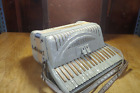 Titano 120-Bass 41-Key 2-Treble Switch White/Gold Piano Accordion Student W/Case