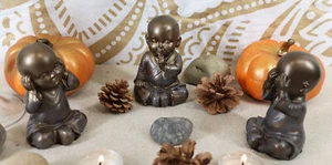 See Hear Speak No Evil Wise Shaolin Kung Fu Little Monks Set of Three Figurines - Picture 1 of 7