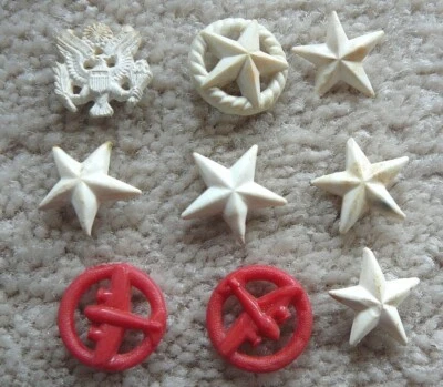 LOT of 9 VINTAGE WWII ERA PLASTIC CLOTHING BUTTONS - STARS EAGLE AIRPLANES  - Image 1 of 4