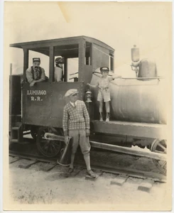 Chester Conklin & Dir. Mack Sennett mit Zug, hinter Kulissen, tolles Foto, f19411 - Bild 1 von 1