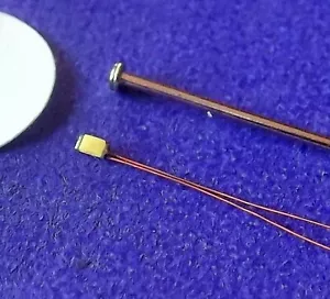 YMQ0603PW 20pz BIANCO PURO 0,1 mm Smalto Cablato Pre-saldato LED SMD 4000K-4500K - Foto 1 di 3