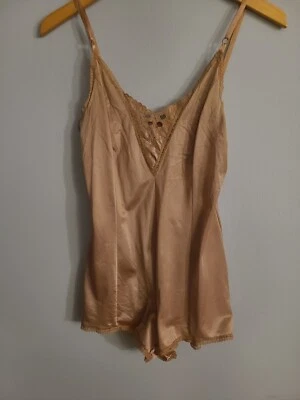 Sears Doesn't Slip Antron III Nylon Lace Gold Bodysuit w/Plastic Snaps Sz 32 NOS - Image 1 of 4