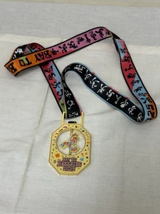 BAY TO BREAKERS 2025 Race Finisher Medal Ribbon Run Zappos Running San Francisco - Bild 1 von 9