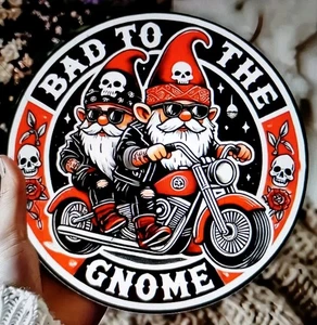 RETRO - BAD TO THE GNOME - RUNDES BLECHSCHILD 20cm Neu Funky Geschenkartikel - Bild 1 von 2