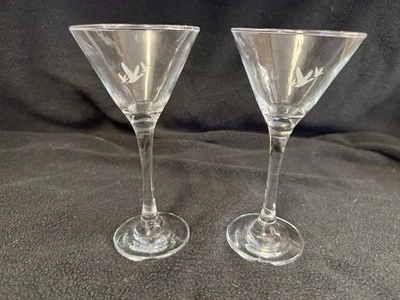 Juego de 2 vasos Martini de vodka ganso gris con tallo grabado emblema de ganso Foto 1 de 4