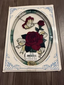 Vintage 1987 Joan Baker Designs farfalla rosa rossa vetro dipinto a mano prendisole - Foto 1 di 6