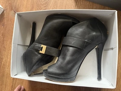 Michael Kors Size 8.5 Black Leather Peep Toe Platform Heels Pumps - Image 1 of 4