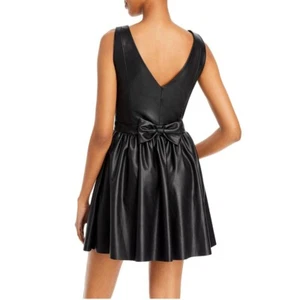 Minimal schwarz VNeck Damen-Minikleid aus echtem Leder, ausgestellter Lederanzug Schleife - Bild 1 von 6