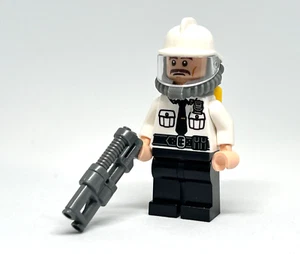 LEGO Security Guard Minifigure Fire Helmet Super Heroes The Batman Movie 70901 - Picture 1 of 2