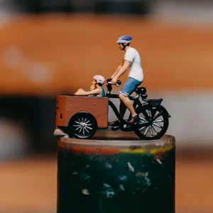 New Miniature Family on Bike Figure v.3 1/87 Diorama Prop Resin No Preiser GIFT - Picture 1 of 2