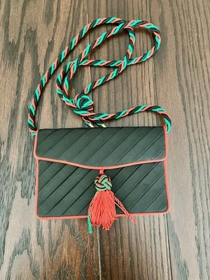 Cartera mensajera vintage de satén Bottega Veneta (no se encuentra/vende comúnmente) Foto 1 de 4