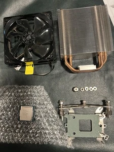 Intel Core i7-11700 2.5Ghz 8-Core LGA1200 Processor w/ CoolMaster Hyper 212 EVO - Photo 1/13