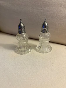 Vintage geriffeltes Glas versilbert Deckel Salz & Pfefferstreuer Set - 3,5 Zoll - Bild 1 von 4